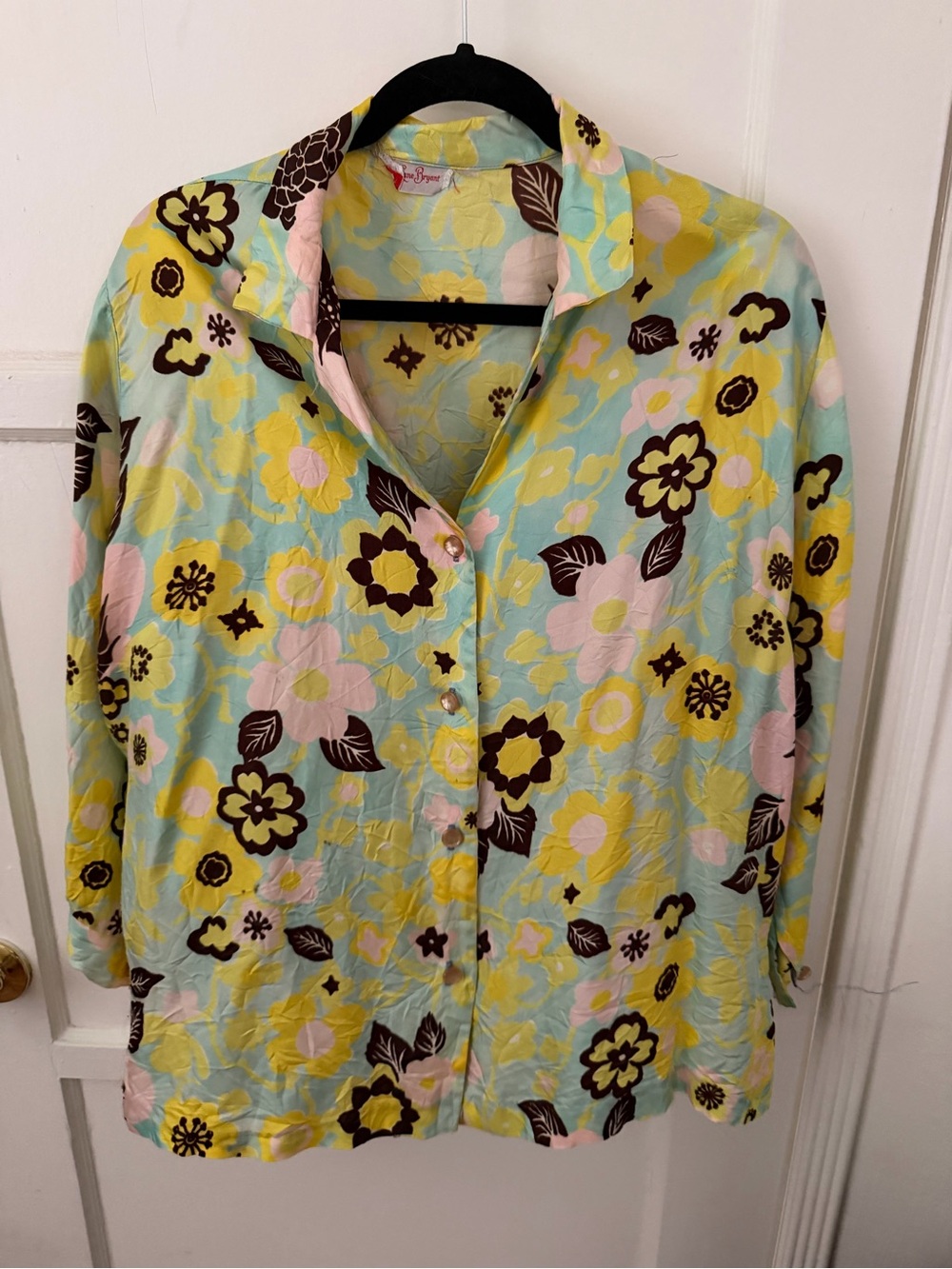 Vintage 1970s Plus Size Floral Button-Up Blouse - Pastel Floral